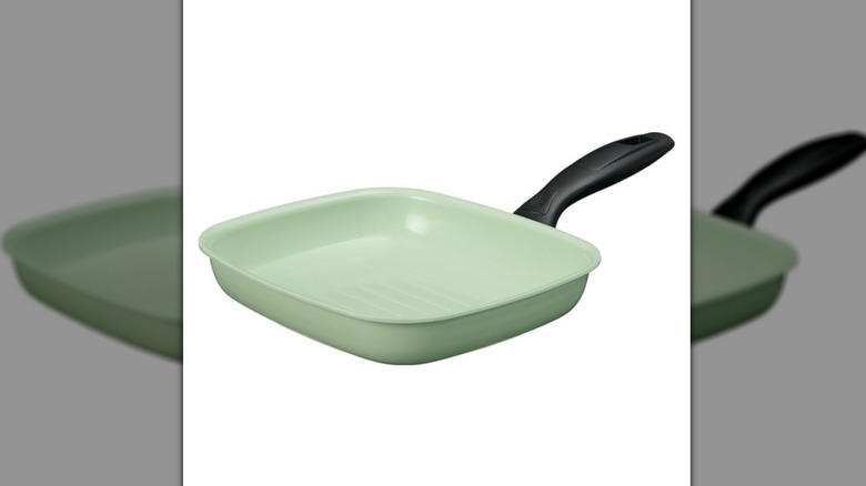 The Crofton Mini Ceramic Grill Pan on a white background.