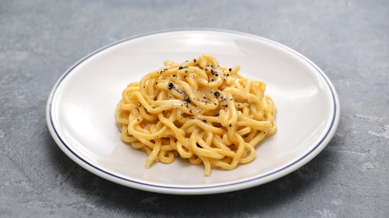 Plate of cacio e pepe