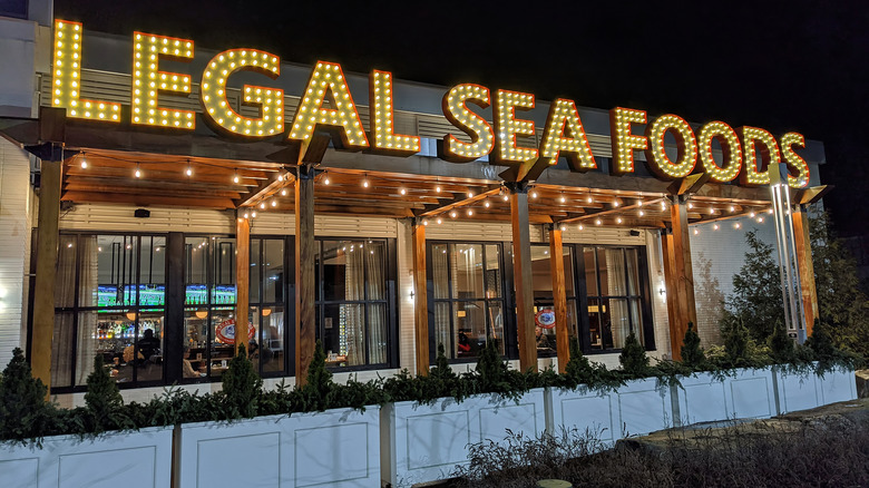 Legal Sea Foods restaurant