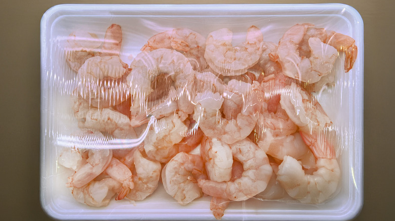 Sealed package of shrimp