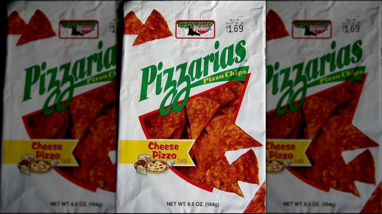 wrinkled bag of Keebler Pizzarias chips