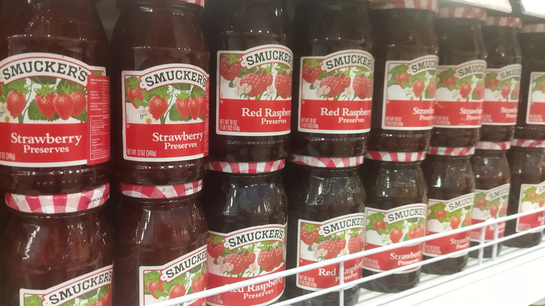 Rows of Smucker's products