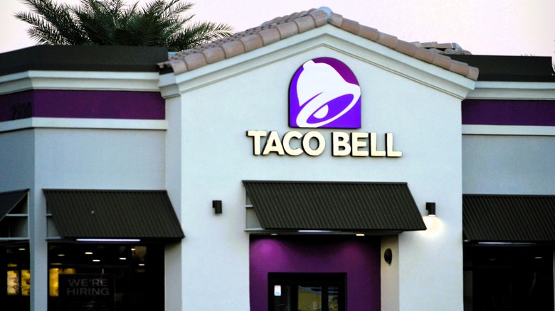 Taco Bell exterior