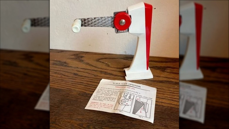Vintage wall-mounted can opener