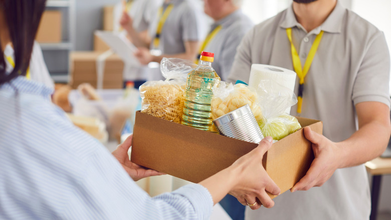 11 Grocery Stores That Donate Their Unsold Food