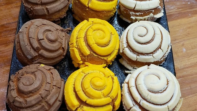Concha cupcakes, or Manteconchas, at Bowie Bakery