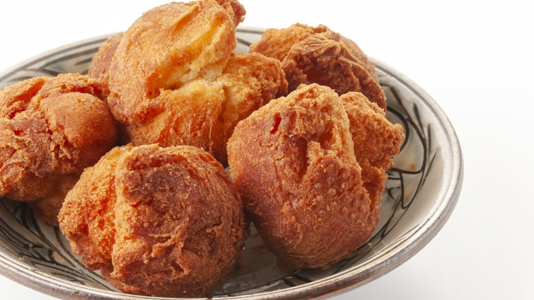 A plate of andagi, Okinawan deep-fried donut balls