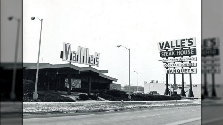 Exterior of Valle's Steak House