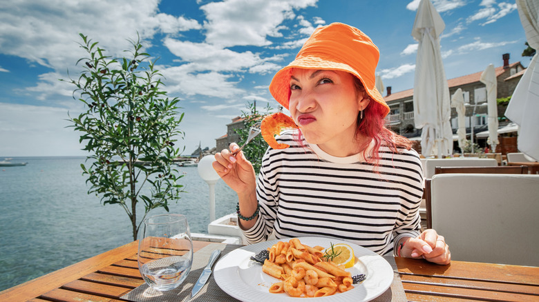Restaurant patron unhappy with food