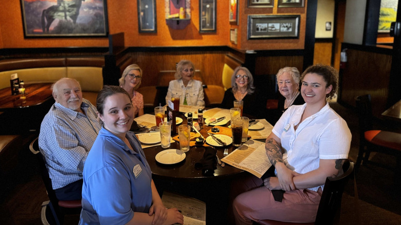 People eating at LongHorn Steakhouse