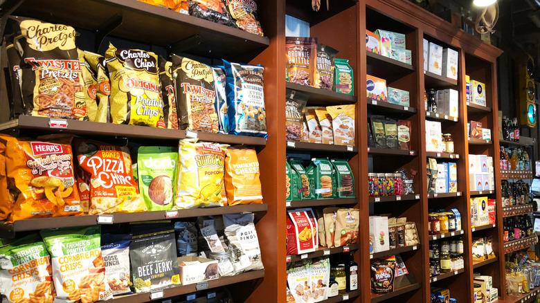 Interior of a Cracker Barrel gift shop
