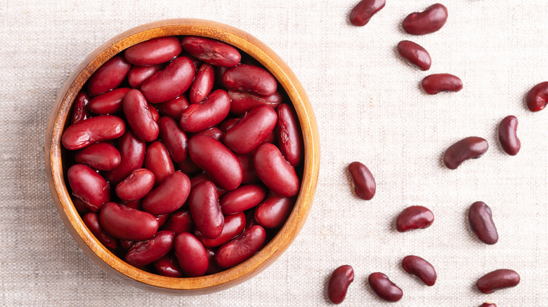 A bowl of dried red kidney beans