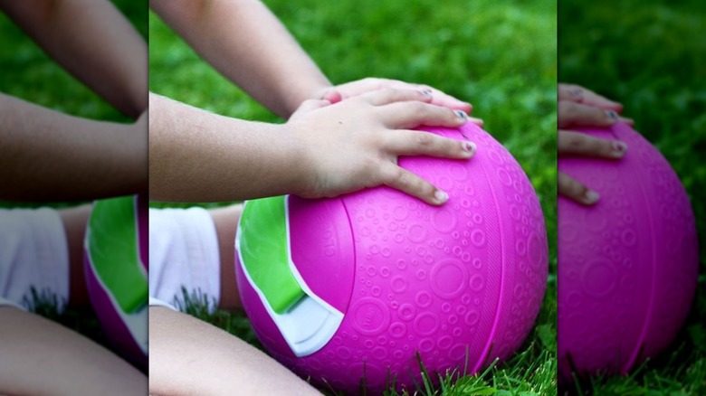 Child's hands on Yaylabs ice cream ball