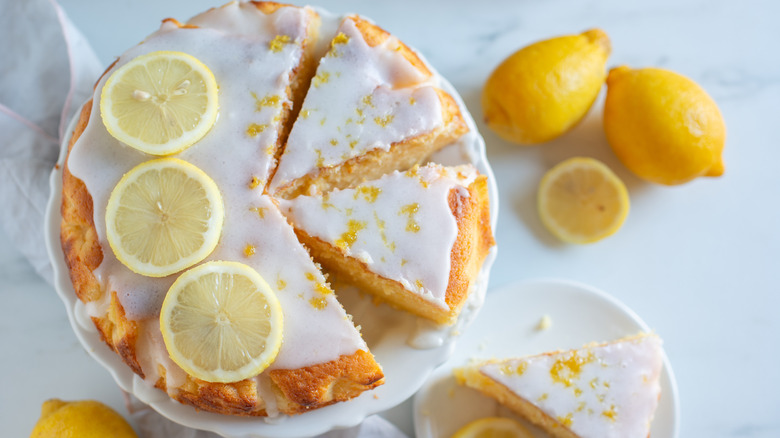 Lemon cake topped with lemon slices
