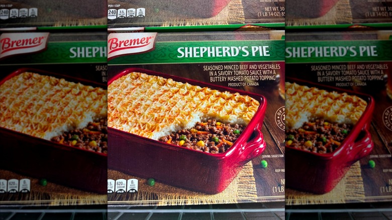 Packaging of Bremer shepherd's pie, mirrored