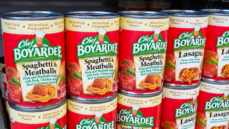 Chef Boyardee pasta cans sit on store shelf