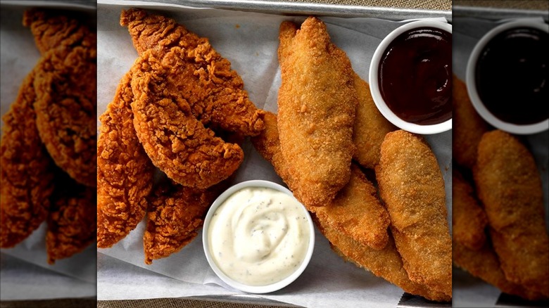 Culver's chicken tenders and spicy tenders with two dipping sauces