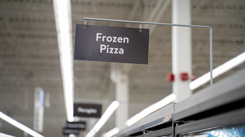 Frozen pizza sign in a supermarket