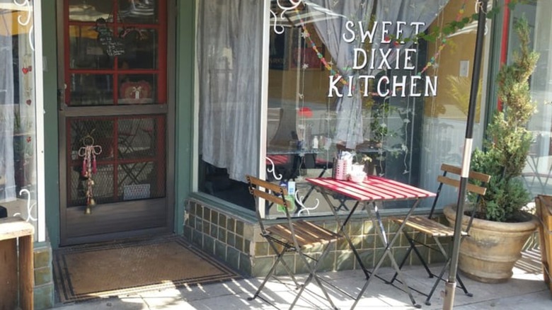 Exterior of Sweet Dixie Kitchen in Long Beach, California