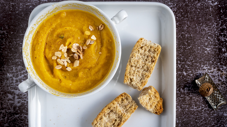 Pumpkin soup with bread
