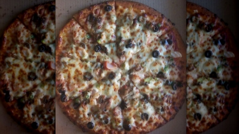 A Casey's veggie pizza in its box.