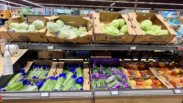 The produce aisle of an Aldi store.