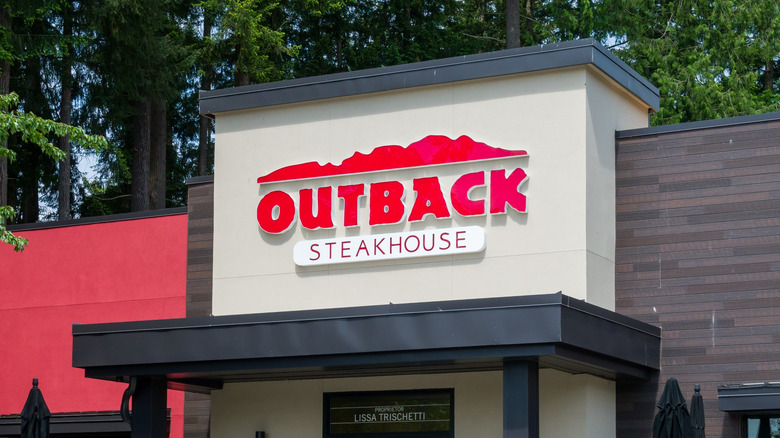 Exterior of an Outback Steakhouse, day