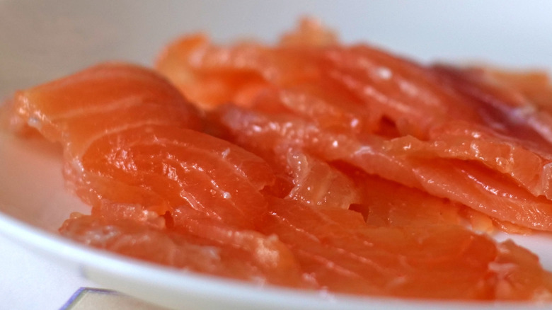 Smoked salmon slices