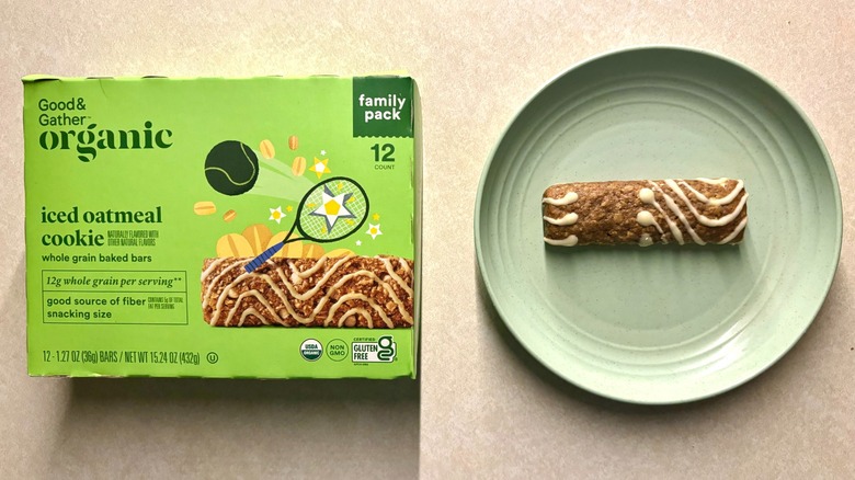Good & Gather Organic Iced Oatmeal Cookie Whole Grain Baked Bars and box