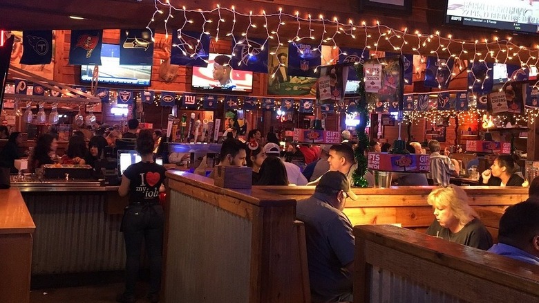Busy interior of a Texas Roadhouse