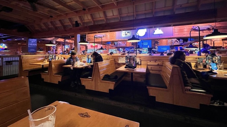 Customer booths at a Texas Roadhouse