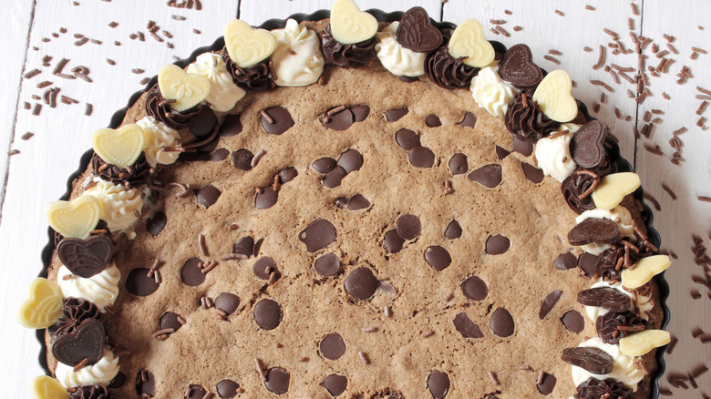 whole cooke cake with frosting design