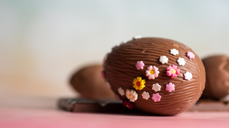 Chocolate egg
