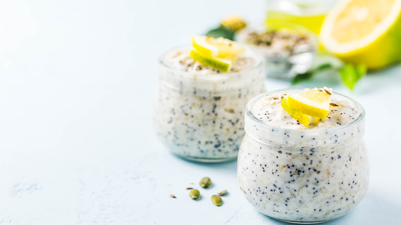 Creamy lemon poppyseed overnight oats
