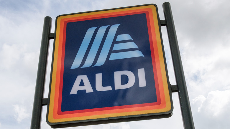 Aldi store sign