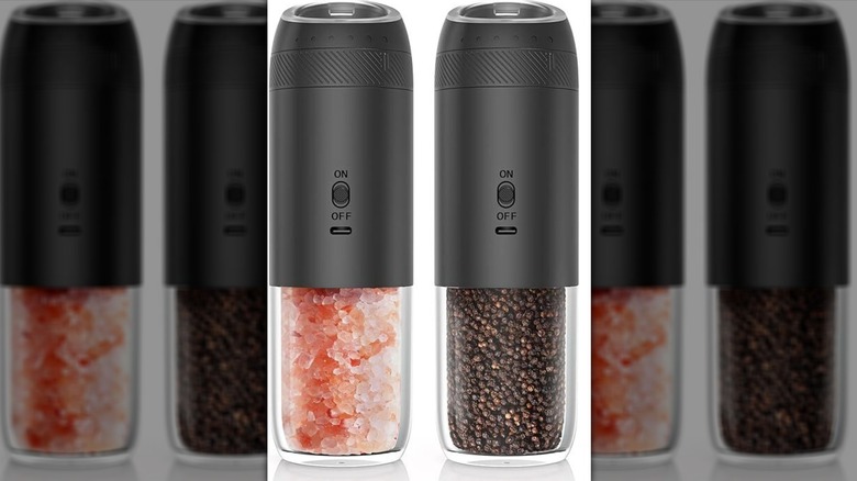 YUMCOOK Gravity Sensor Electric Salt and Pepper Grinder Set