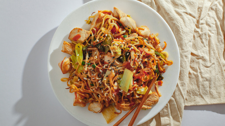 cabbage and chicken stir fry