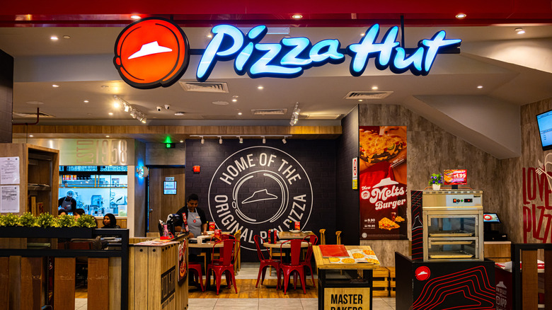Pizza Hut entrance