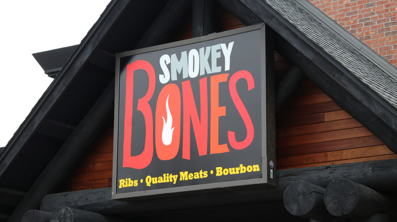 Smokey Bones sign on restaurant exterior