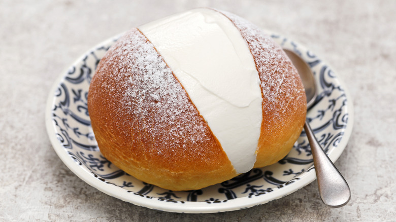 Maritozzo on a plate