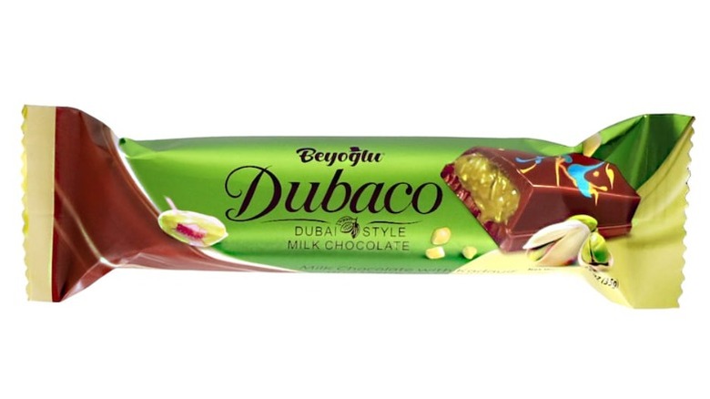 Beyoglu Dubaco Dubai Milk Chocolate Bar on a white background.