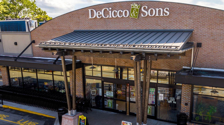 Brick facade of a DeCicco grocery store