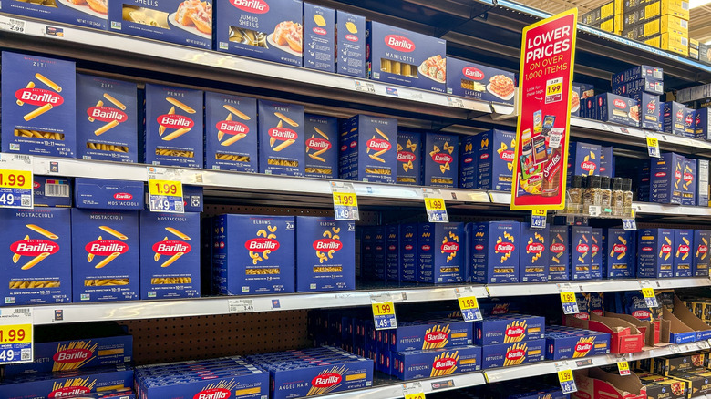 Kroger aisles full of Barilla pasta boxes on sale
