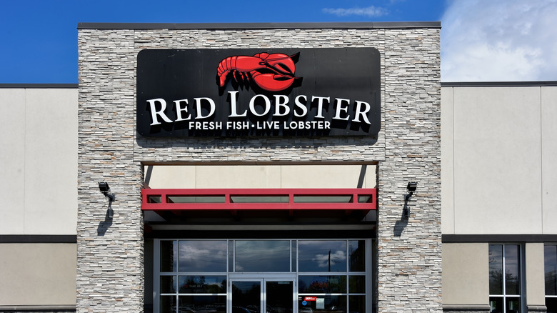 The front of a Red Lobster