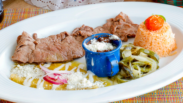 carne asada tampiquena on white plate