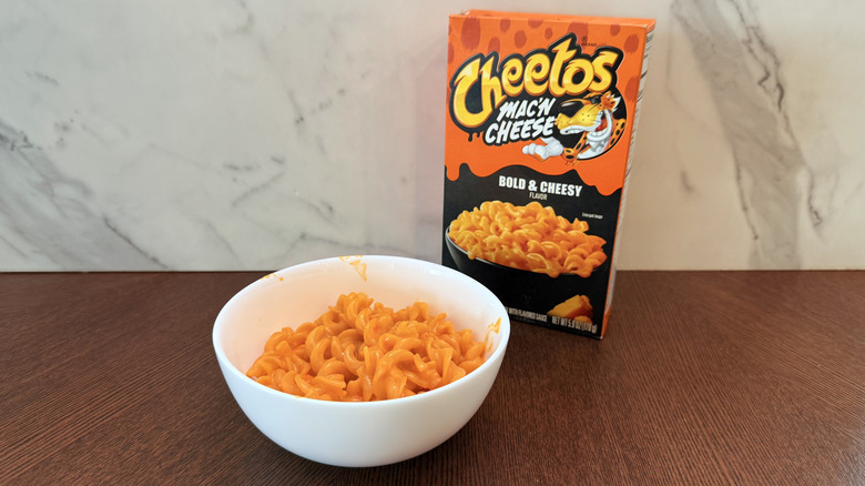 Cheetos pasta and box