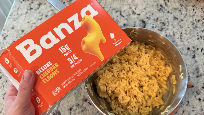 Banza pasta and box