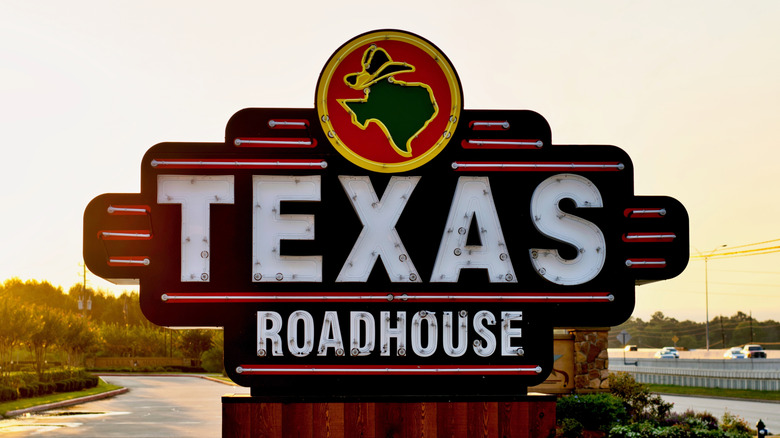 Texas Roadhouse sign