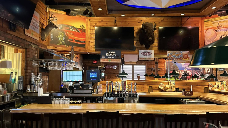 Texas Roadhouse bar area