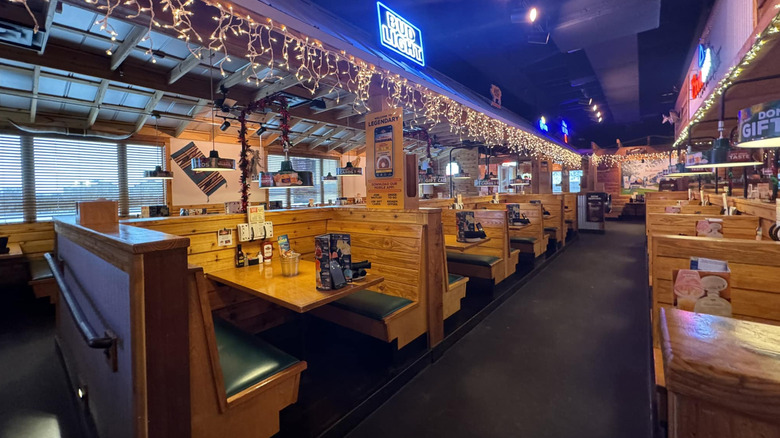 Texas Roadhouse interior
